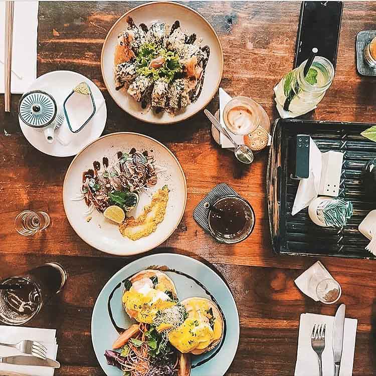 bali cafe digital nomad work 7