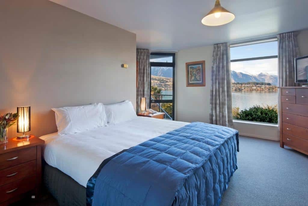 where to stay in queenstown apartments at spinnaker bay 02