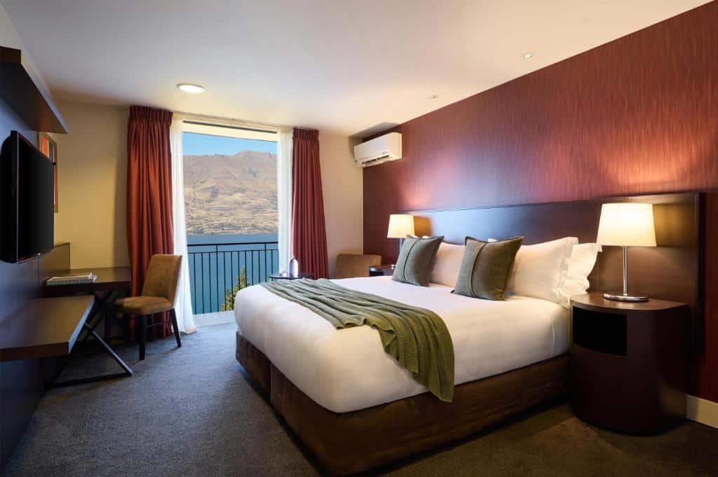 where to stay in queenstown rendezvous heritage hotel queenstown 02