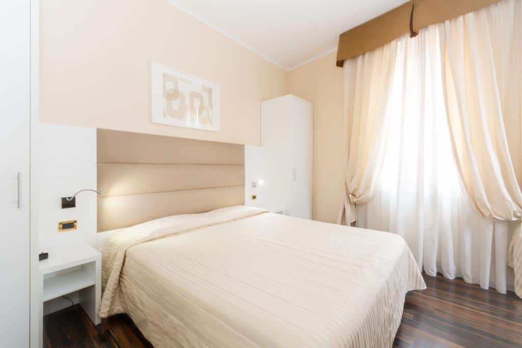 Hotel University