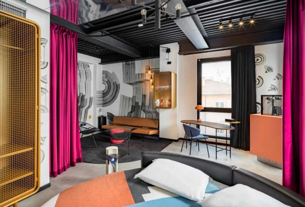 bologna hotels social hub