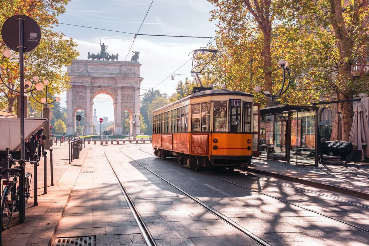 milan vintage tram arco pace