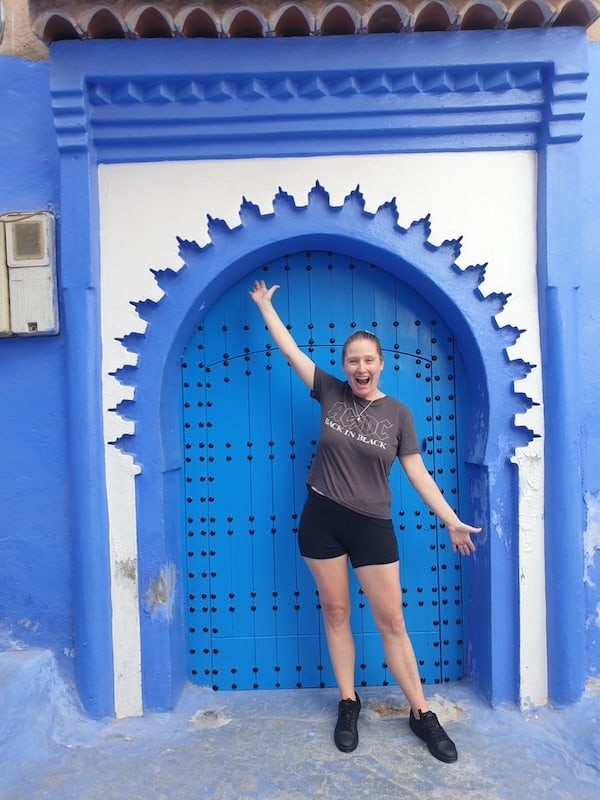 Kelly in front of door Chefcheoun