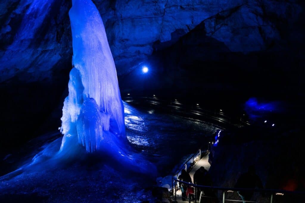 hallstatt Dachstein Giant Ice Cave
