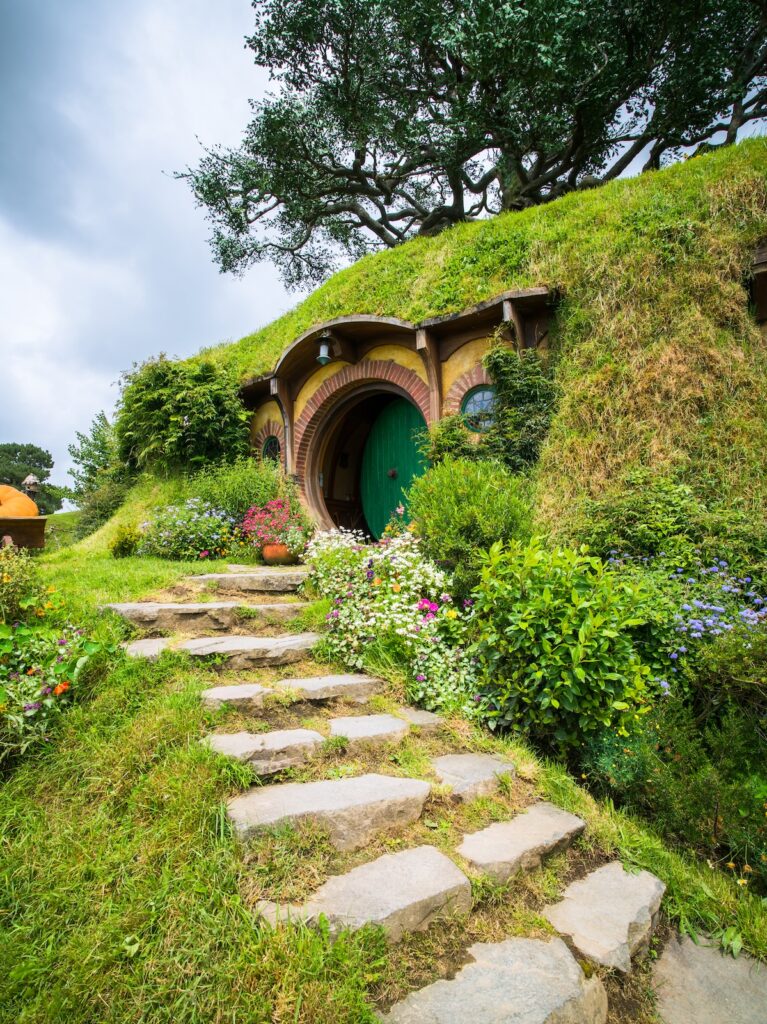 hobbit hole new zealand e1727343019423