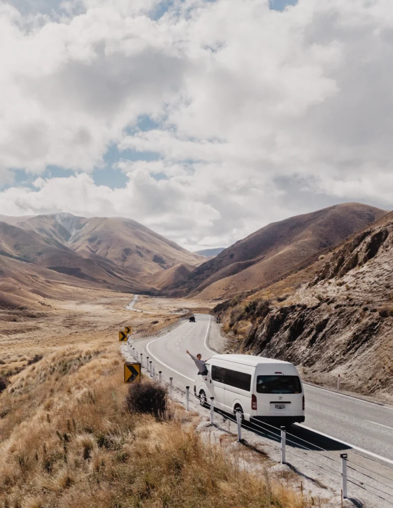van lindis pass new zealand drive