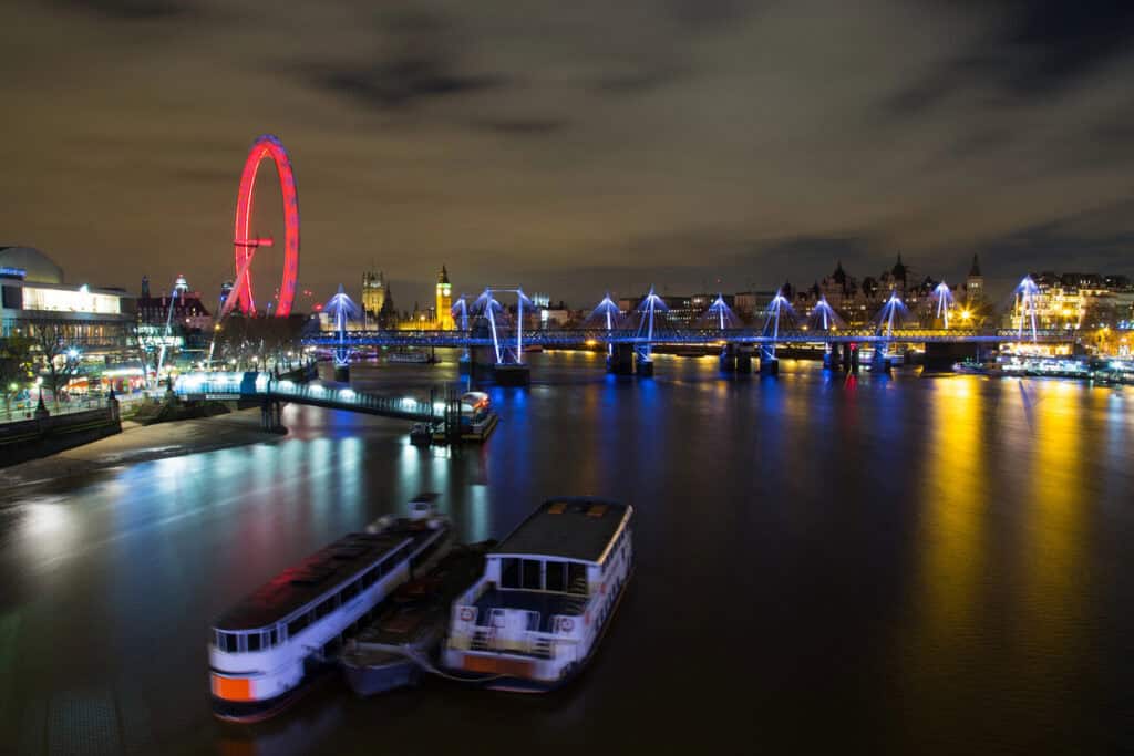 London dinner cruise