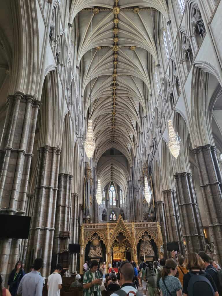 westminster abbey interior 2