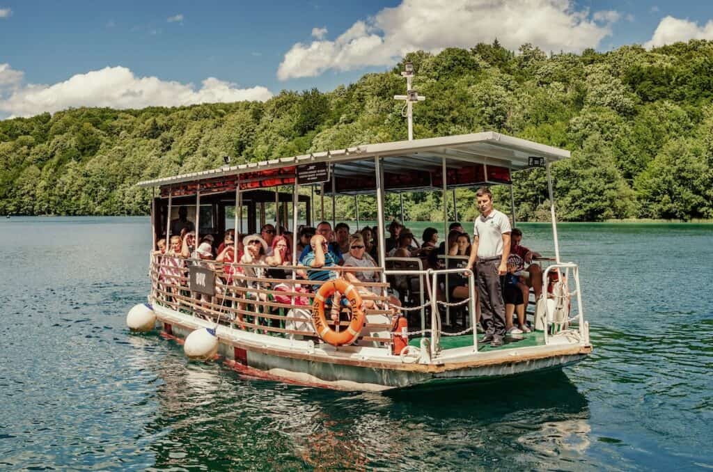 plitvice tourist boat