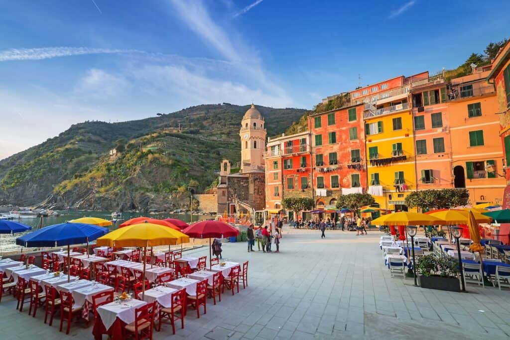cinque terre venazza square