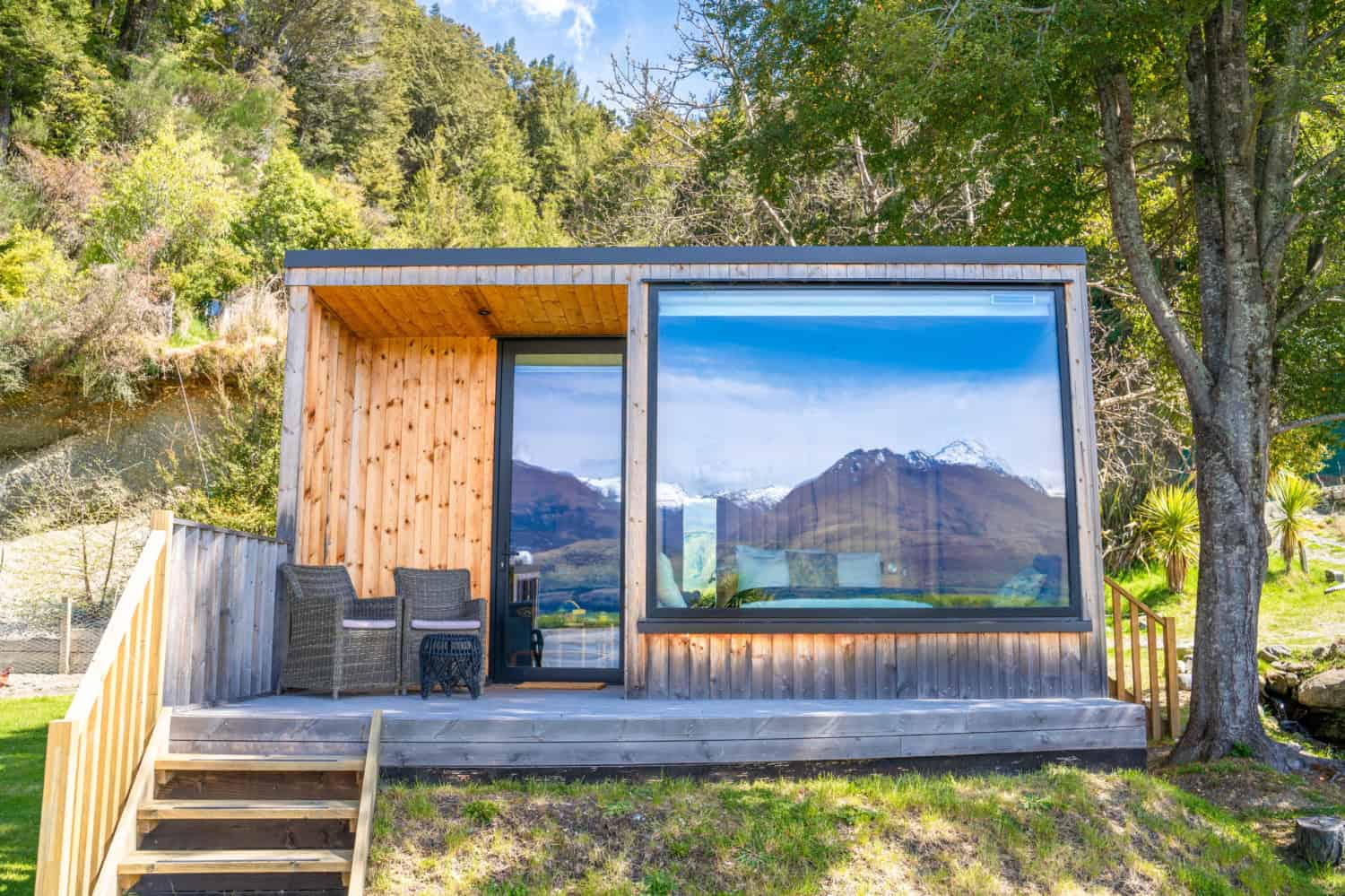 EcoScapes accommodation beside Lake Wakatipu in Kinloch