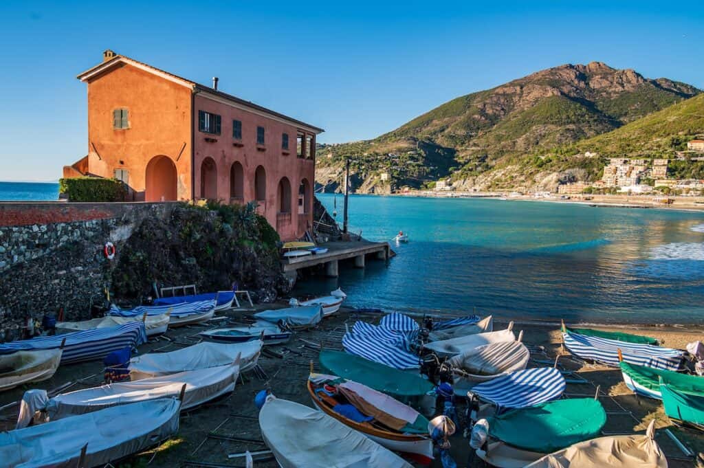 levanto cinque terre